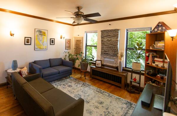 $173,000 / 1br - 690ft2 - See this 1-BR condo with detached garage 1 to 3 pm Saturday 9/27 (Oak Park)63898734742914120