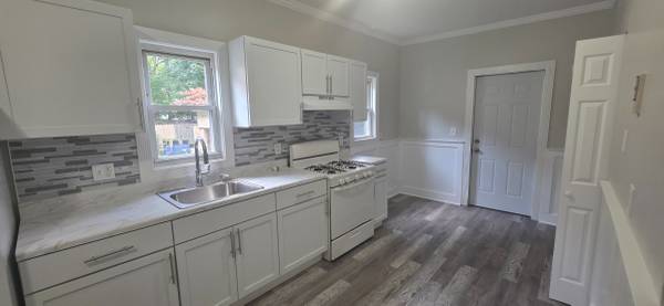 $2,175 / 3br - 1100ft2 - Hard to find 1st floor 3br apartment close to colleges (New Haven)64010165061123122