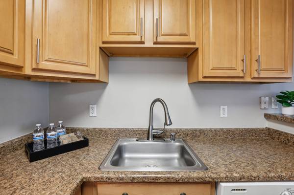 $2,628 / 2br - 800ft2 - Spacious Two Bedroom - Washer & Dryer - Available Now! (walnut creek)64000755966849122