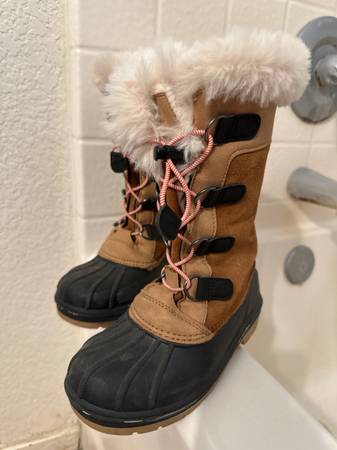 Snow boots 1
