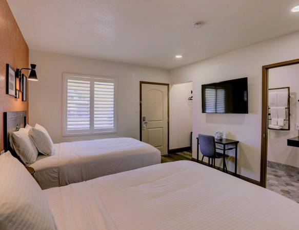 $399 / 1br - Fast WiFi, Front Desk Service, CableTV, Coffee > Amazing Per Week Rate (South Sacramento)64043665970947122