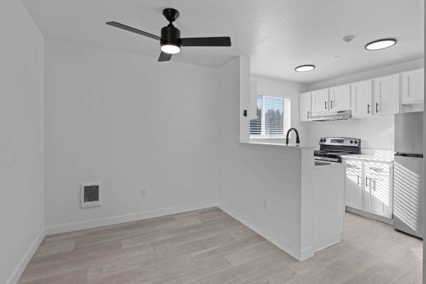 $1,925 / 2 dormitorios - 878 pies cuadrados - ¡Aplicación gratuita, administración gratuita, ¡1 mes gratis!!! (Lynnwood)63786708170241121
