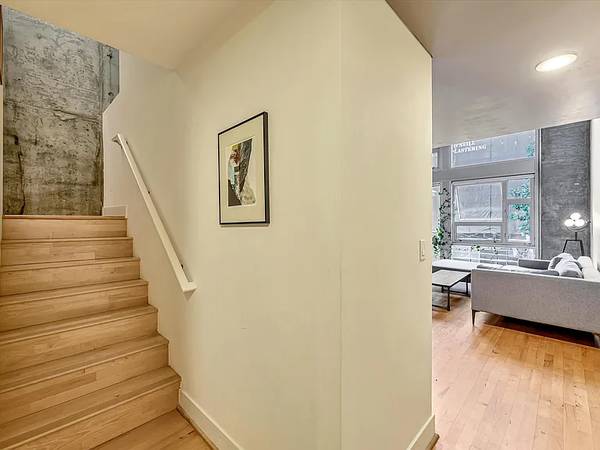 $2,450 / 2br - 1498ft2 - Spacious 2-Bed, 2-Bath Loft Near Jack London Waterfront (Oakland, CA)63657880341763124