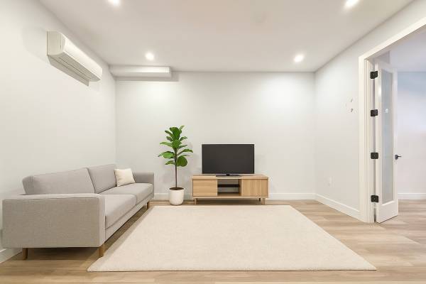 $2,950 / 2br - Beautiful Modernized 2 Bedroom In PLG Near 2&5 Train✨🏡 (Prospect Leffers Gardens)63788505603841121