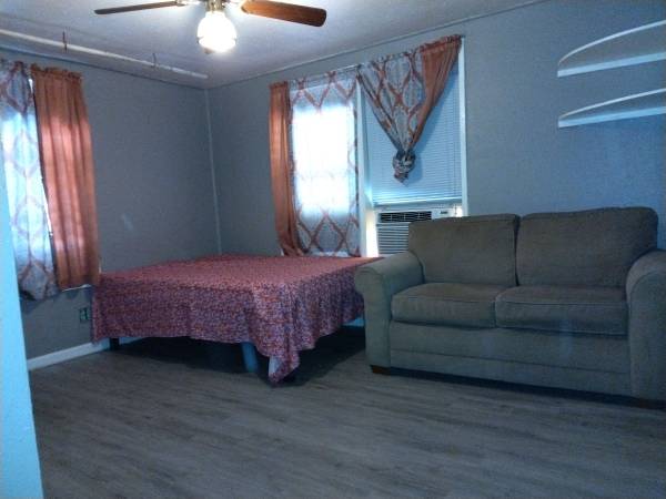$600 / 1br - 1 room for rent (Corpus Christi)64036538273923122