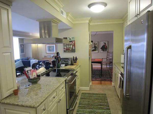$1,400 / 1br - 940ft2 - Huge Furnished One Bedroom One Bathroom (Arlington, VA)63822288649859121