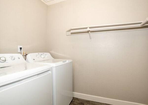 $1,699 / 1br - 640ft2 - Newly Updated Outdoor Lounge, Washer and Dryer*, Outdoor Cornhole (Rocklin)63790837193347121