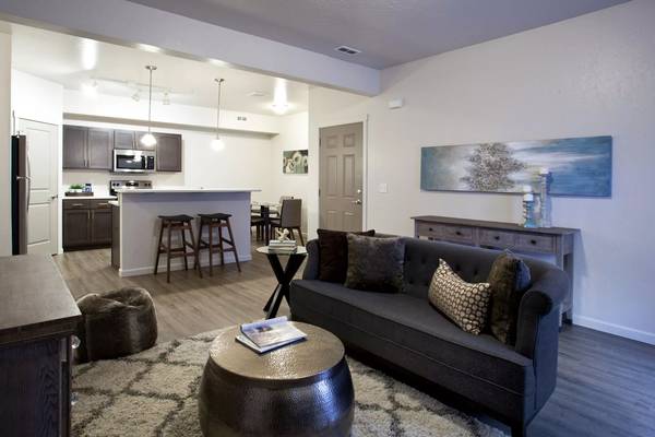 ✨ Top Floor 3x2 – Available Now! One Month FREE!✨ 1