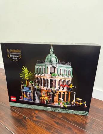 [NEW] LEGO Boutique Hotel Set 1