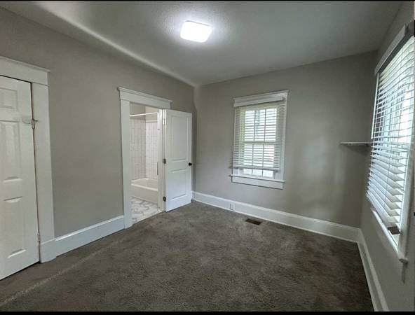 $1,100 / 3br - 1712ft2 - This gorgeous unit features tall ceilings, floor to ceiling sliding.63964128929923124