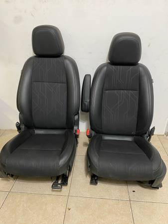 Show Quality Black Leather/Fabric Bucket Seats 1