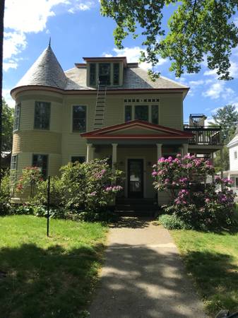 $1,500 / 1br - 750ft2 - 3rd Floor Apt. in beautiful Victorian-close to downtown (Brattleboro, VT)633134378096671221