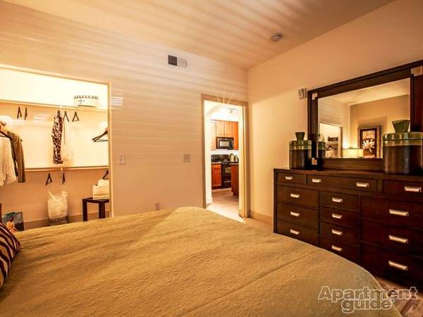 $1,739 / 2br - 1077ft2 - Loft Layouts, Energy Efficient, Wood floors, Wired for Technology (Gilbert)64024999277570124