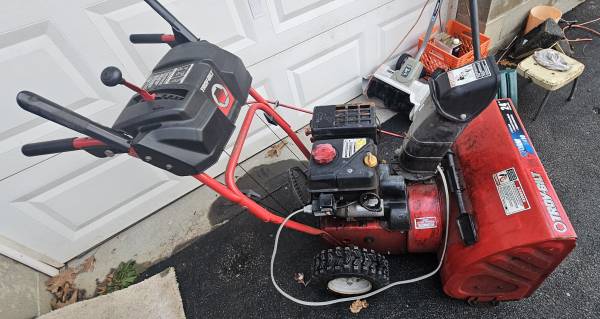 24-inch gas powered self propelled snow blower 1