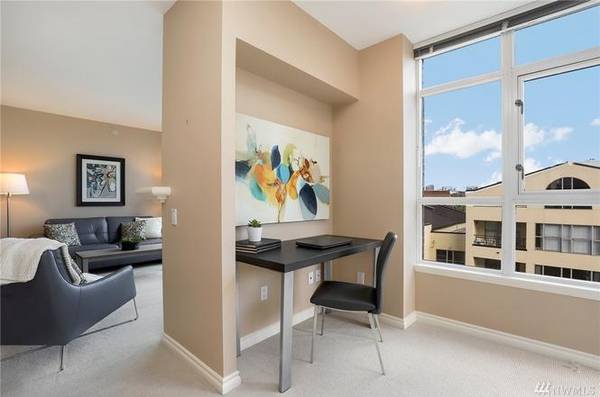$1,900 / 1br - 751ft2 - Amplio y luminoso de 1 habitación/1 baño (Seattle)63786613691139123