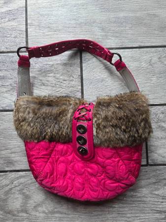 Coach Rabbit Fur Trimmed Pink Hobo Bag G04k9443 - clothing