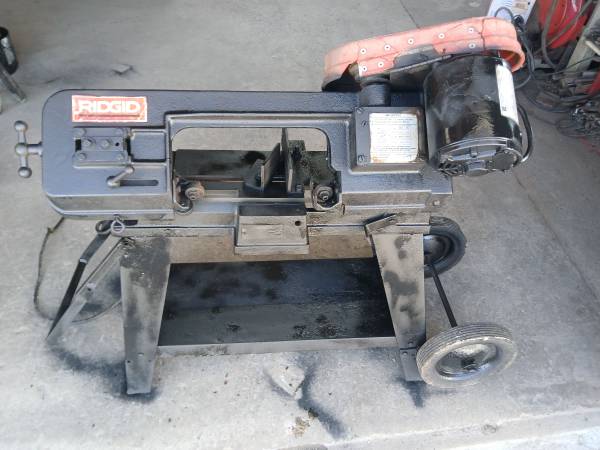 Horizontal band saw Ridgid. 1