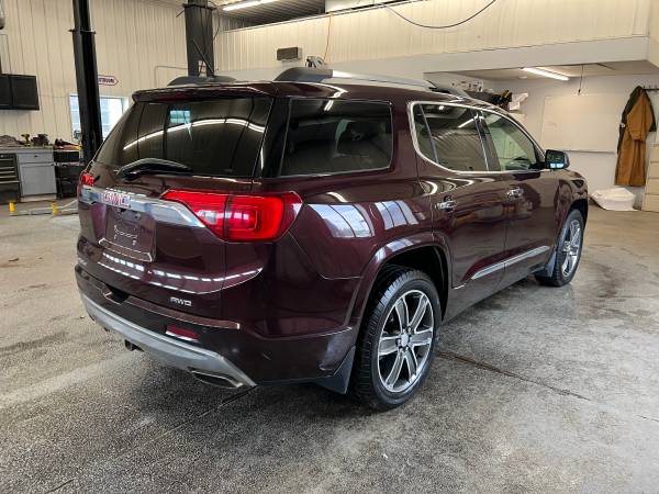2017 GMC ACADIA DENALI AWD - Photo 6