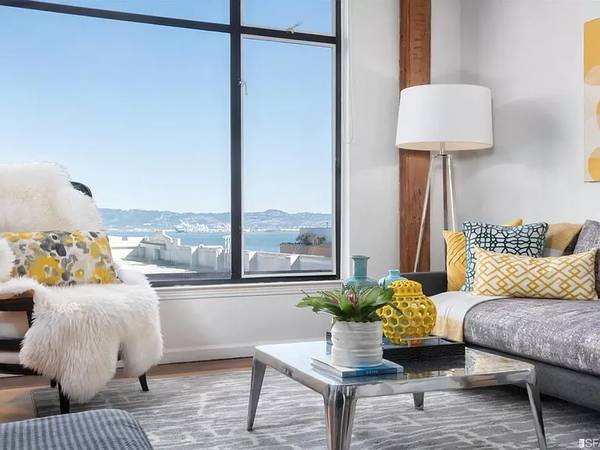 $1,520 / 2br - 1385ft2 - South Beach '3-Level' Penthouse Loft w/ Private Roof Deck & Bay Views (San Francisco)63806889444355123