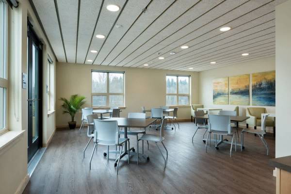 $1,683 / 1br - 567ft2 - OFERTAS EN EL CORAZÓN DE KIRKLAND (12531 NE 124th St, Kirkland, WA)63850642511873122