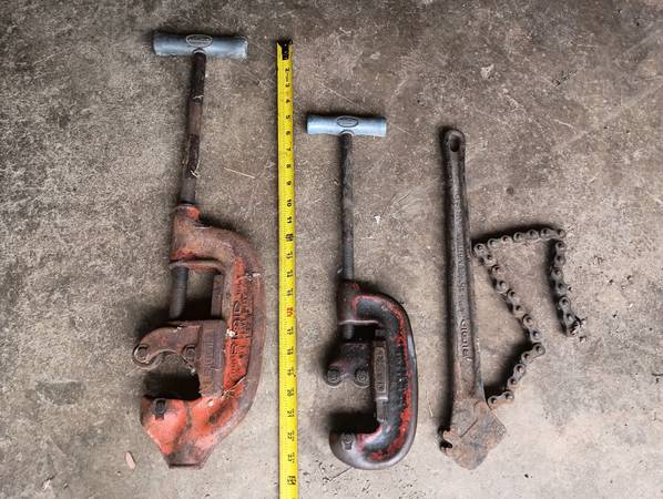 Two big Ridgid pipe cutters 1