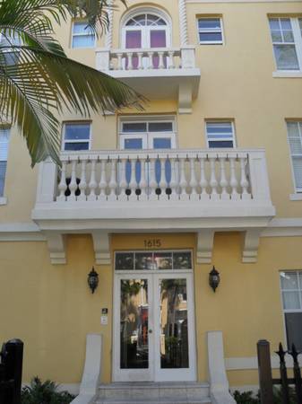 Beautiful studio steps from Lincoln Rd 1