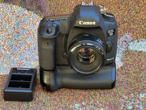 Exceptionally nice Canon 5D lll and lens 1