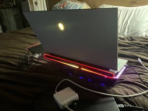 Trade Alienware m17 1