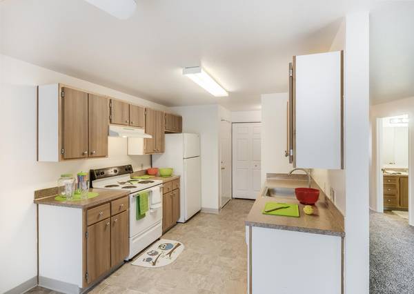 $1,550 / 2br - SAVE $1700 + Large Closets & Storage Space + Laid Back Neighborhood (Glenfair)63956787503363121