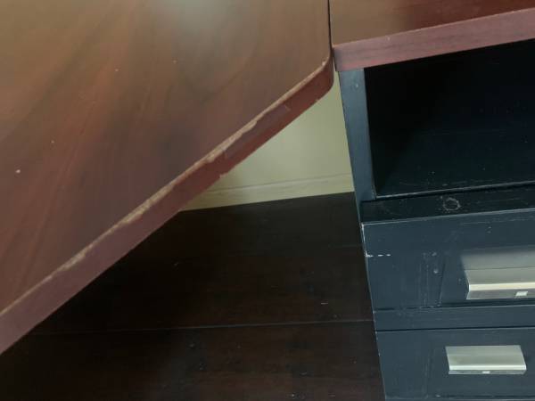 Corner Desk 1