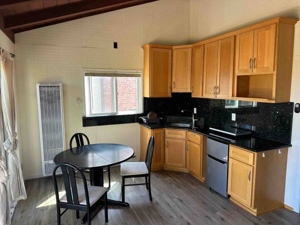 $2,300 / 1br - 500ft2 - Private 1BR Cottage in Hillsborough (Utilities included!) (burlingame)63851970032643121