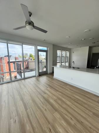 Gorgeous Corner Unit | 3 MONTHS FREE | Pet Friendly | Amazing Price 1