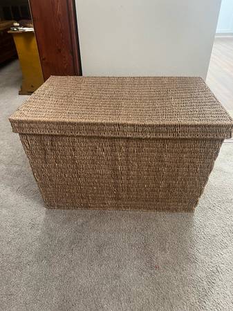 30 x 21.5 x 20 extra large, wicker rattan storage box with lid 1