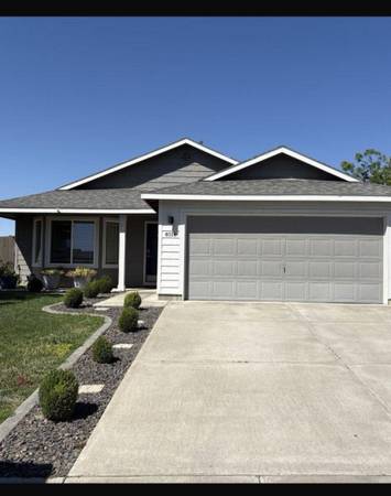 $2,100 / 3br - 3 bed 2 bath clean, nice home Pasco (Pasco)63862922499713120
