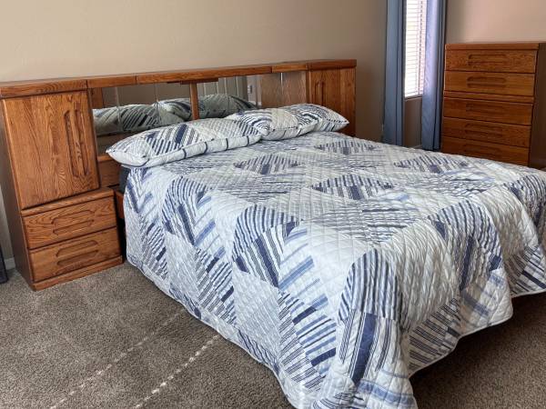 Queen Oak Mirrored Platform Bed,2 Dressers, Mattress 1