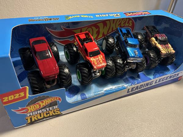 Hot Wheels Monster Trucks 1:64 Scale 2023 Leading Legends Play Vehicle 1