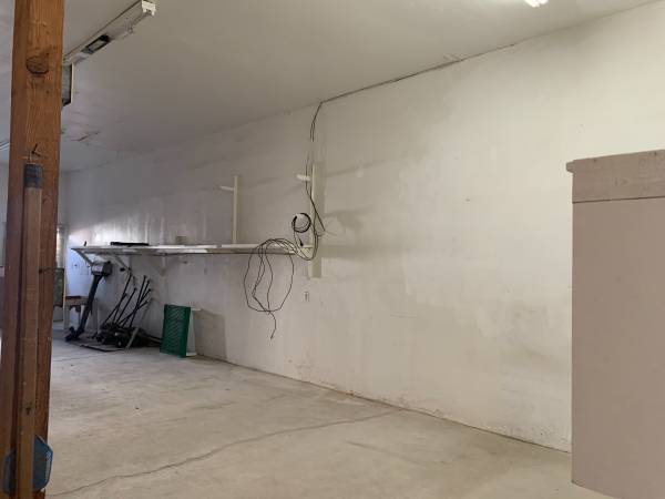 $1,200 / 1000ft2 - Commercial Space for Rent- Downtown Exeter (Exeter)63809864478465121