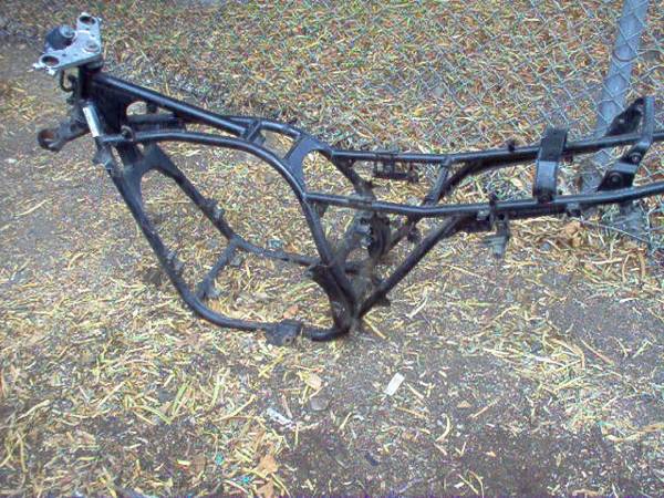 1984 Kawasaki GPZ 750 frame 1