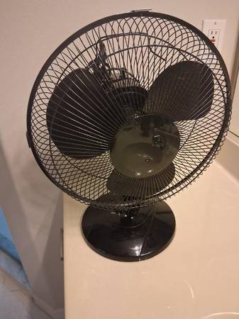Black Oscillating Table Fan 1