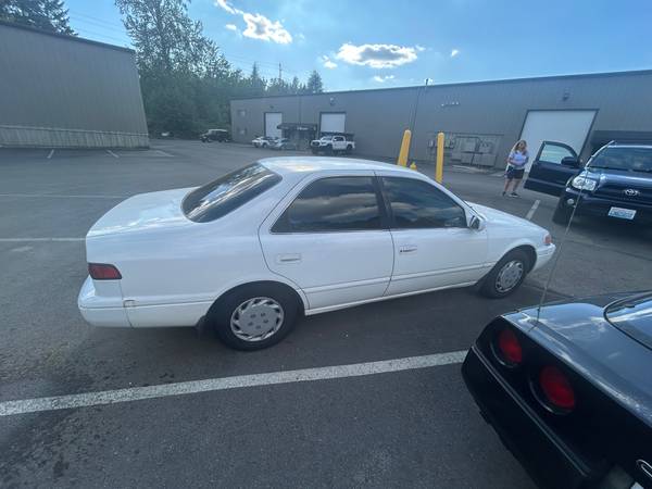 1998 Toyota Camry LE - $1,000 (Redmond)63613954308227124