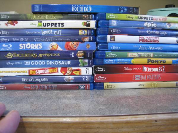 Kids Blu-ray w/DVD movies (21) 1