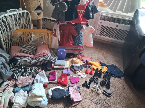 American Girl Bed/clothes/shoes/accessories (Saint Paul)