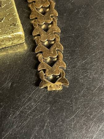 18 Karat Gold Link Bracelet - $1 (sunset / parkside)63471353834371124