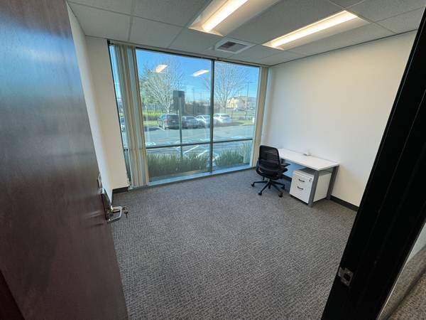 $599 Executive window offices 50% off, Turnkey, all inclusive, Arden Area🔥 (Sacramento/Arden Mall Area/Arden Way)63790959536643124