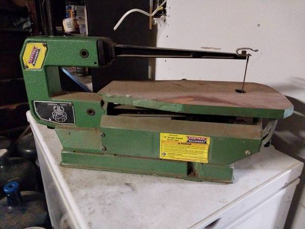 Central Machinery 16" Single Speed Scroll Saw 1