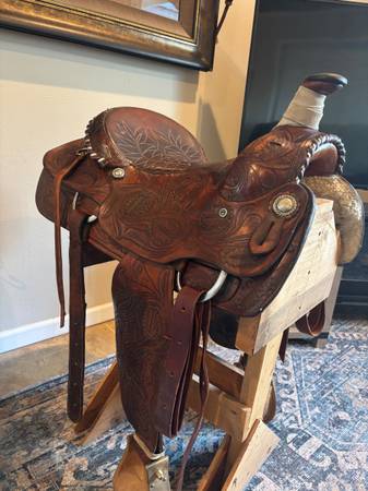 Saddle 1