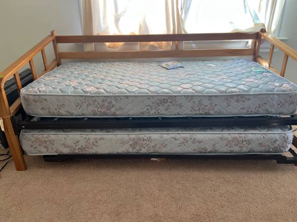 Daybed with trundle 1