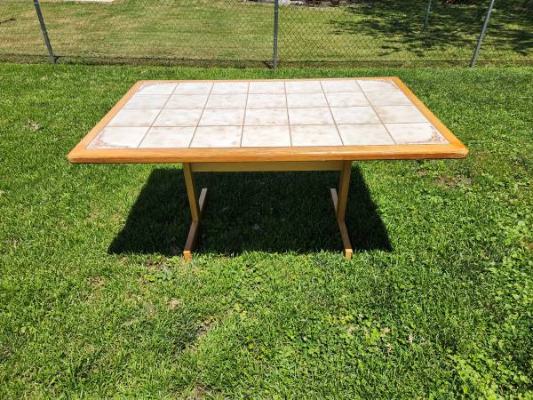 Used table , 3'x 5'x 28" 1