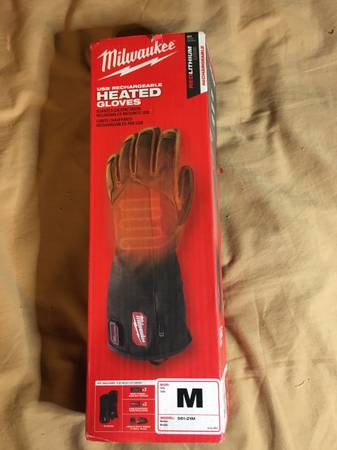Mileaukee Red Lithium Rechargeable medium Heated Gloves 1