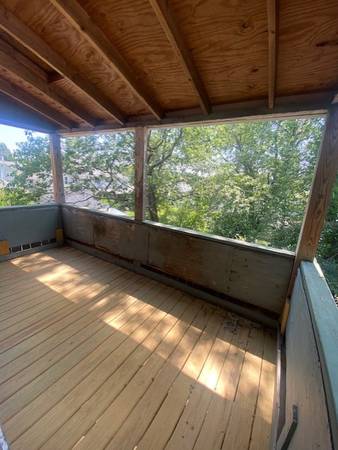 $3,000 / 2br - Top floor in 2 family house on quiet st. Porch, Parking, W+D. Av. NOW! (Watertown - East)63828337156995121